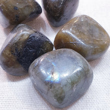 Load image into Gallery viewer, Labradorite

