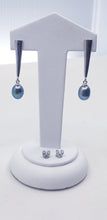 Load image into Gallery viewer, Fresh Water Pearl Earrings
