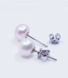 Sterling Silver Fresh Water Pearl Studs